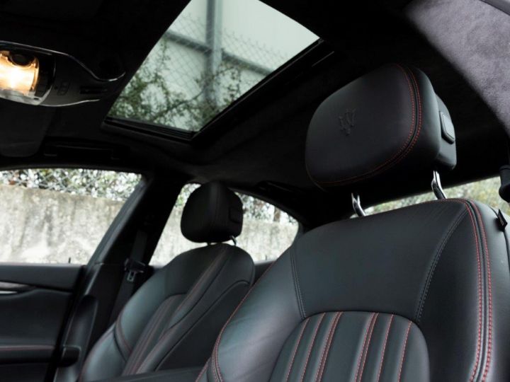 Maserati Ghibli V6 3.0 S Q4 - Toit Ouvrant - Pack Sport + Business Plus + Premium + Confort + Carbone - Révisée 01/2023 - Gar. 12 Mois Gris Métallisé - 14