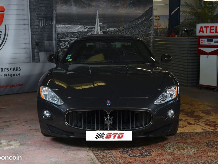 Maserati GranTurismo 4,2 boite zf Gris - 2