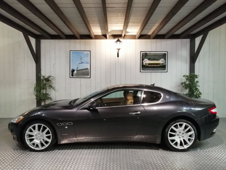 Maserati GranTurismo 4.2 V8 405 CV BVA Gris - 1