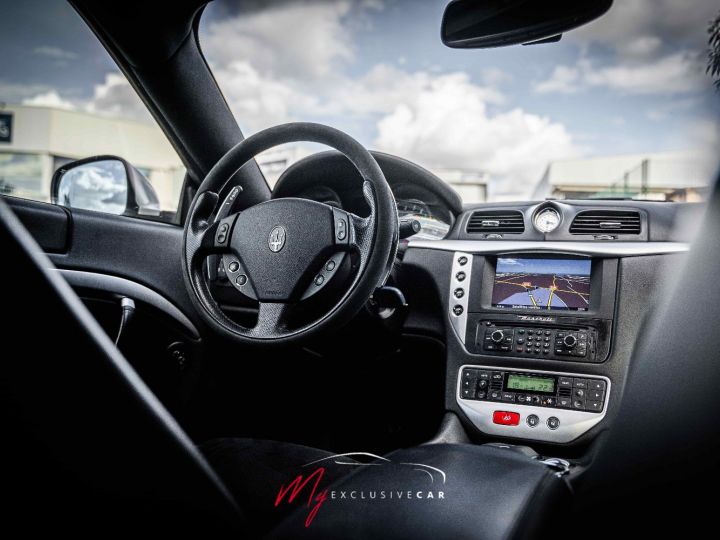 Maserati GranTurismo 4.7 S BVR - Embrayage 30% - PARFAIT Etat - Carnet complet et à jour (révision 04/2024) - Garantie 12 Mois Gris Argent (grigio Touring) - 23