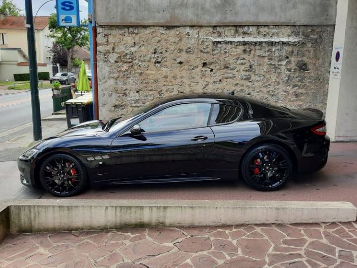 Maserati GranTurismo 4.7 V8 460 CV ULTIMA Noir - 3