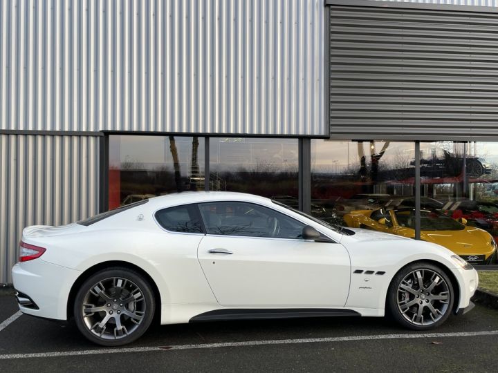 Maserati GranTurismo MASERATI GRANTURISMO 4.7 V8 S BVR blanc - 6