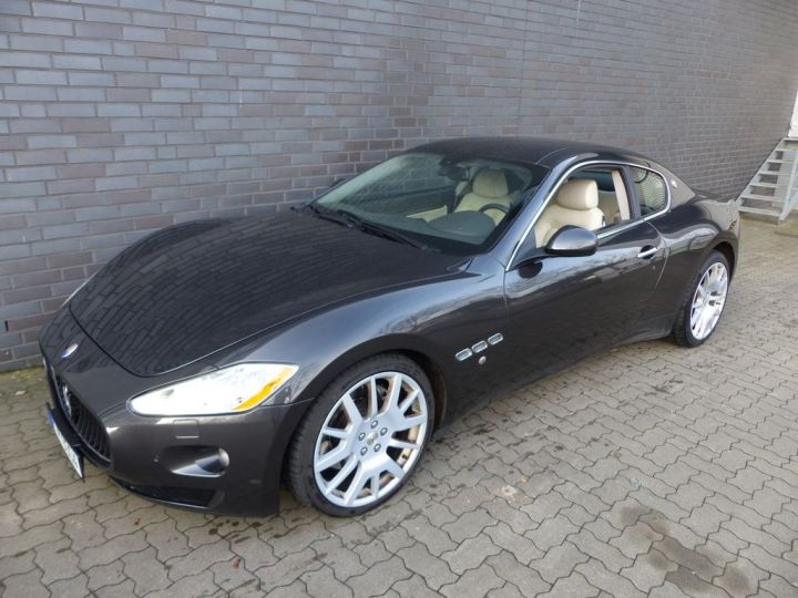 Maserati GranTurismo S 4.7 439ch BOITE AUTO GPS BLUETOOTH XENON SIEGES ELEC RADARS GARANTIE 12 MOIS GRIS - 1