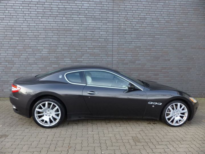 Maserati GranTurismo S 4.7 439ch BOITE AUTO GPS BLUETOOTH XENON SIEGES ELEC RADARS GARANTIE 12 MOIS GRIS - 2