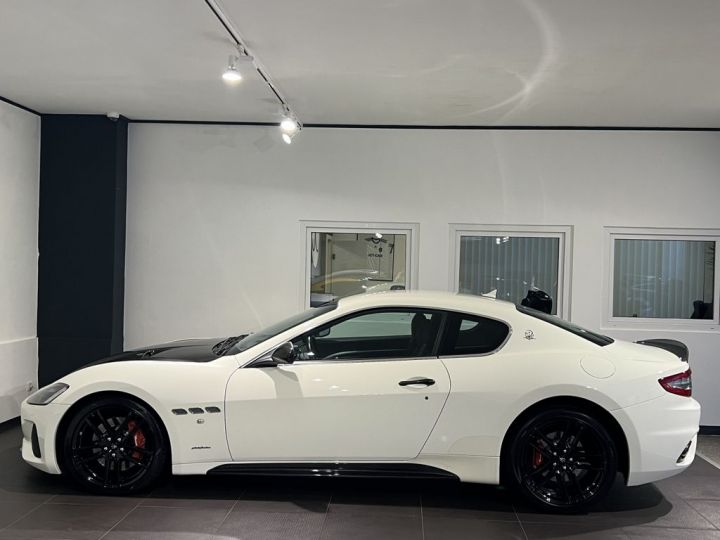 Maserati GranTurismo V8 4.7 460 Sport Pack Carbon Caméra HKardon JA20 Garantie 12 mois Prémium BLanche - 7