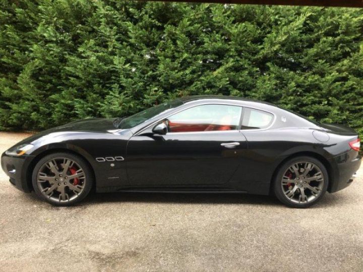 Maserati GranTurismo V8 S 4.7 BVA     Essence NOIR - 1