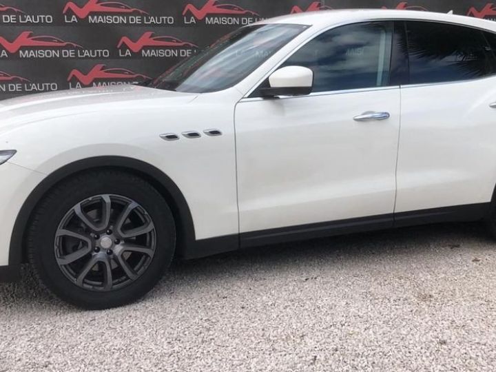 Maserati Levante blanc - 1
