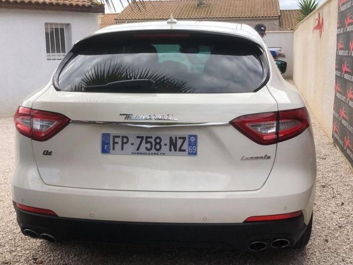 Maserati Levante blanc - 2