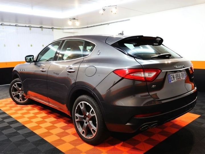 Maserati Levante 3.0 V6 275CH DIESEL Gris F - 3