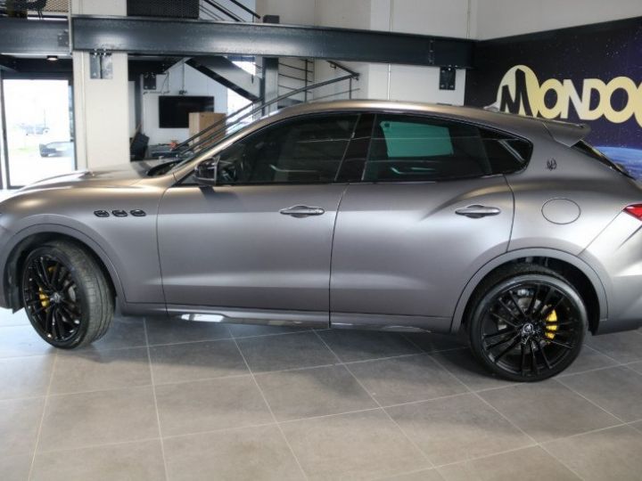 Maserati Levante 3.8 V8 580 TROFEO Gris - 4