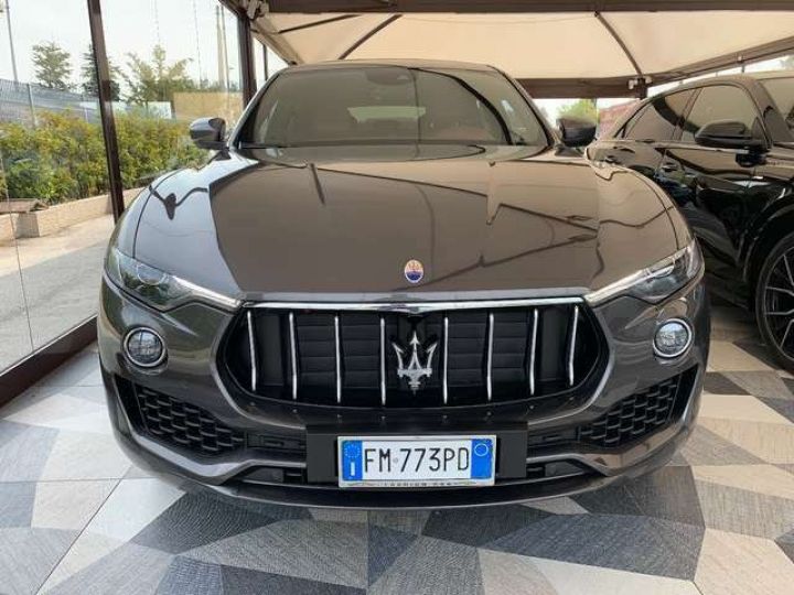 Maserati Levante Maserati Levante 3.0 V6 275 Cv/Toit Panoramique/Garantie 12 Mois gris foncé - 9