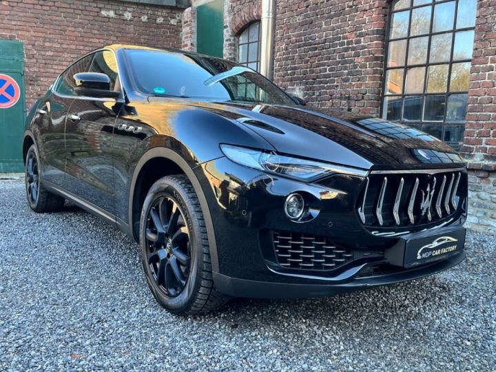 Maserati Levante Maserati Levante /Panorama/1.Main noir  - 1