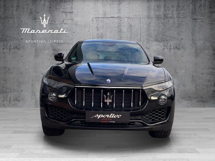 Maserati Levante Q4 SKYHOOK Noir - 4