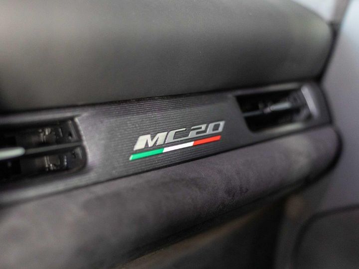 Maserati MC20 3.0 V6 630 CH - PREMIERE MAIN - FRANCAISE - MALUS PAYE - EN STOCK - Nombreuses Options Noir Métallisé - 44