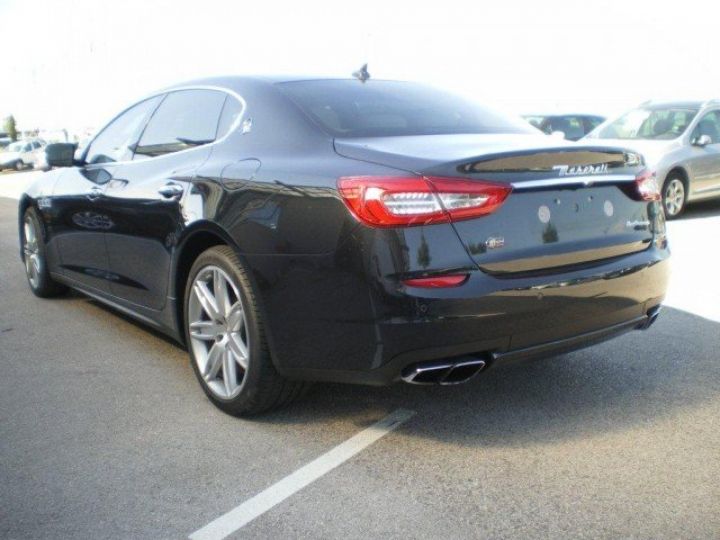 Maserati Quattroporte 6 3.8 V8 530 CV GTS SPORT AUTOMATIQUE     Essence NOIR - 10