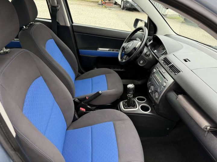 Mazda 2 1.6 Elegance BLEU CLAIR - 6