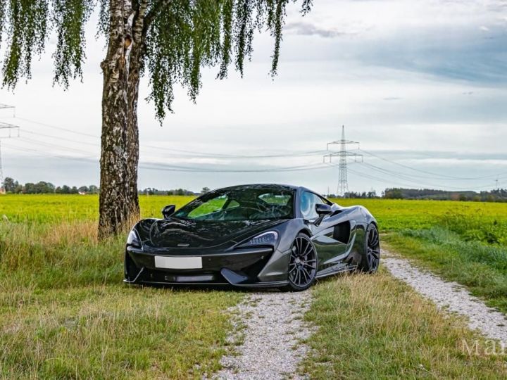 McLaren 570S PREMIERE MAIN / CARBONE / PACK SECURITE / ECHAPPEMENT SPORT GRIS STORM GREY - 1