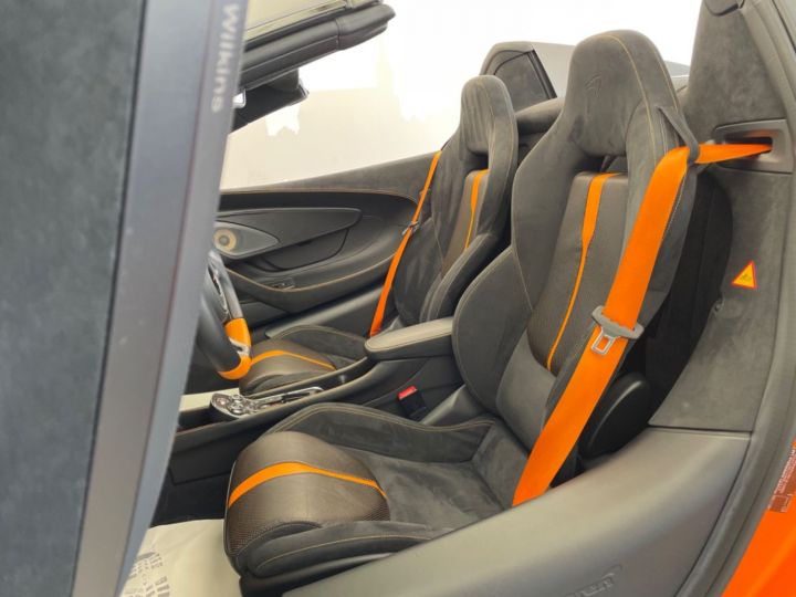 McLaren 570S Spider / Launch edition / Garantie McLaren Orange - 11