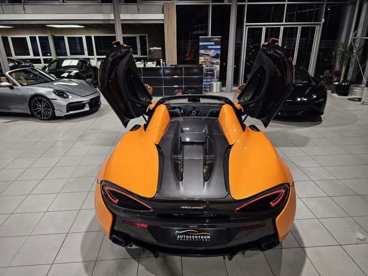 McLaren 570S V8 3.8 570S Spider LED Carbon Orage Ventura GPS Garantie McLaren 02/2025 Orange - 3