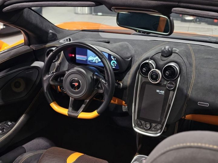 McLaren 570S V8 3.8 570S Spider LED Carbon Orage Ventura GPS Garantie McLaren 02/2025 Orange - 7