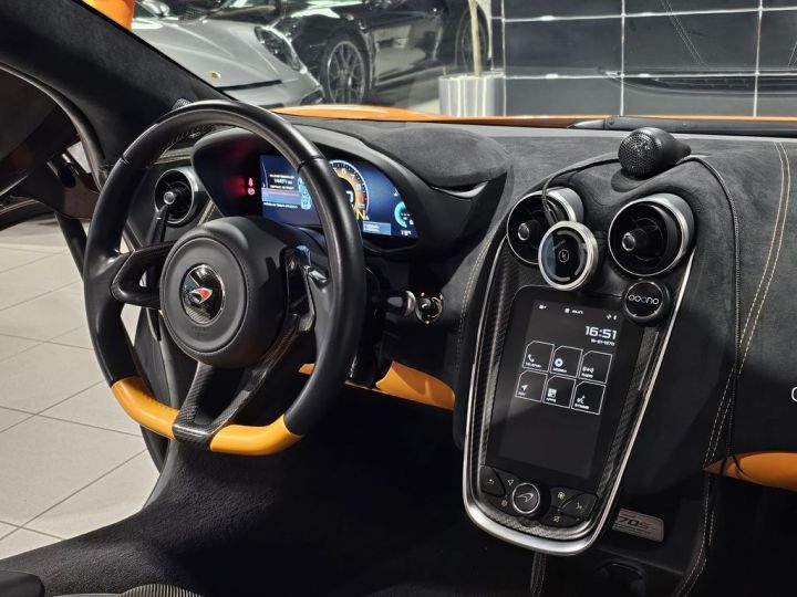 McLaren 570S V8 3.8 570S Spider LED Carbon Orage Ventura GPS Garantie McLaren 02/2025 Orange - 8