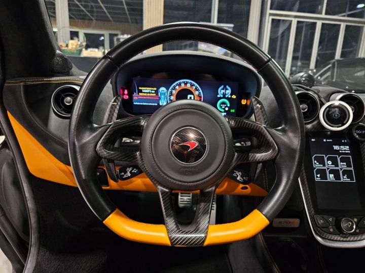 McLaren 570S V8 3.8 570S Spider LED Carbon Orage Ventura GPS Garantie McLaren 02/2025 Orange - 10