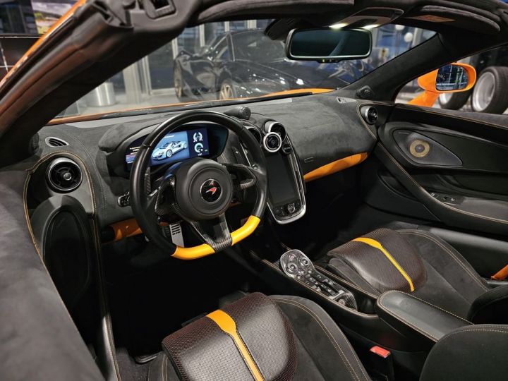 McLaren 570S V8 3.8 570S Spider LED Carbon Orage Ventura GPS Garantie McLaren 02/2025 Orange - 11