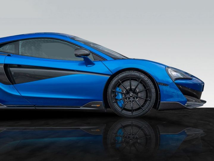 McLaren 600LT V8 3.8 L 600 ch 600LT Coupé B&W Bleu Vega Carbon Garantie 12 mois Bleu - 12