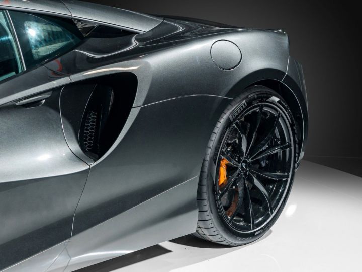 McLaren Artura PREMIERE MAIN GARANTIE MCLAREN PAS DE MALUS Gris Tempete - 6