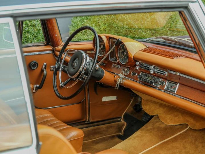 Mercedes 220 SEb C W111 Coupé Sunroof Automatic Bleu - 21