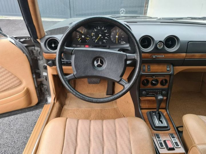 Mercedes 230 CE W 123 Automatic 1 ère main 1981 C 123  - 13