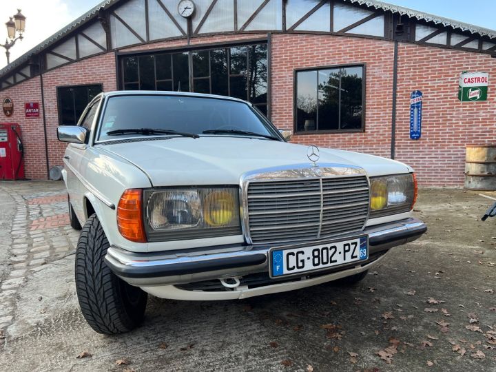 Mercedes 230 Mercedes 230c Cg Collection a rafraichir  - 13