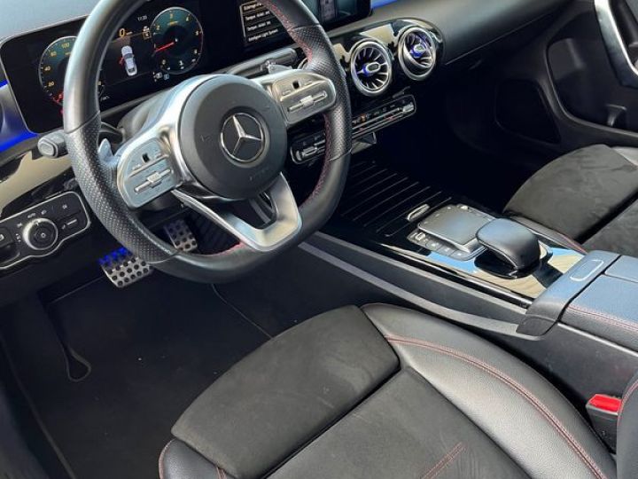 Mercedes CLA Classe 200d AMG-Line 8G-DCT GARANTIE 6 ANS Toit ouvrant Camera LED GPS 19P 519-mois Noir - 4