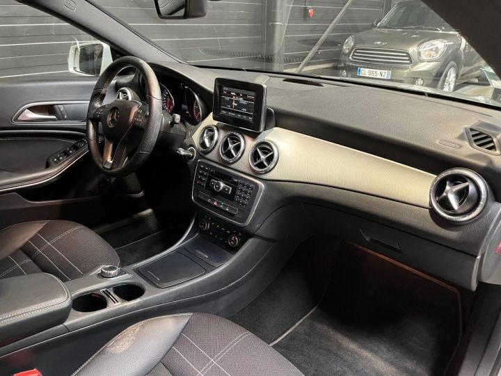 Mercedes CLA CLASSE 220 CDI Inspiration 7-G DCT A Gris - 11