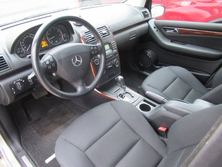 Mercedes Classe A 150 ELEGANCE CONTACT CVT Gris Clair - 2