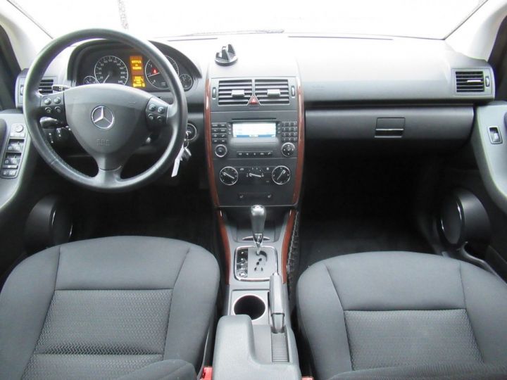 Mercedes Classe A 150 ELEGANCE CONTACT CVT Gris Clair - 11