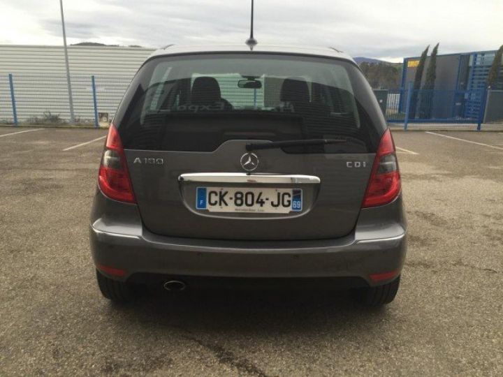 Mercedes Classe A 180 CDI AVANTGARDE 5P BVM6     Diesel GRIS METAL - 15