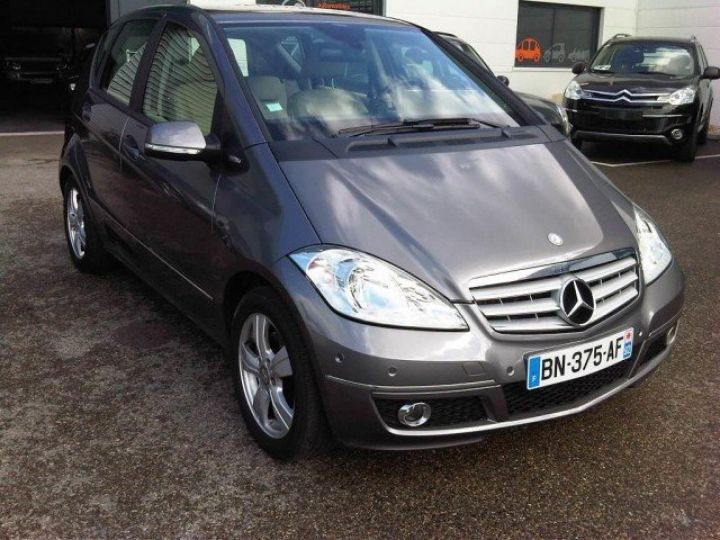 Mercedes Classe A 200 CDI Avantgarde Autotronic CVT (boite automatique)     Diesel GRIS MONTAGNE - 1