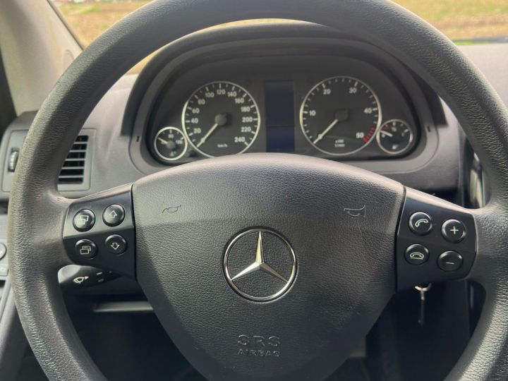 Mercedes Classe A 200 CDI Classic Gris - 14