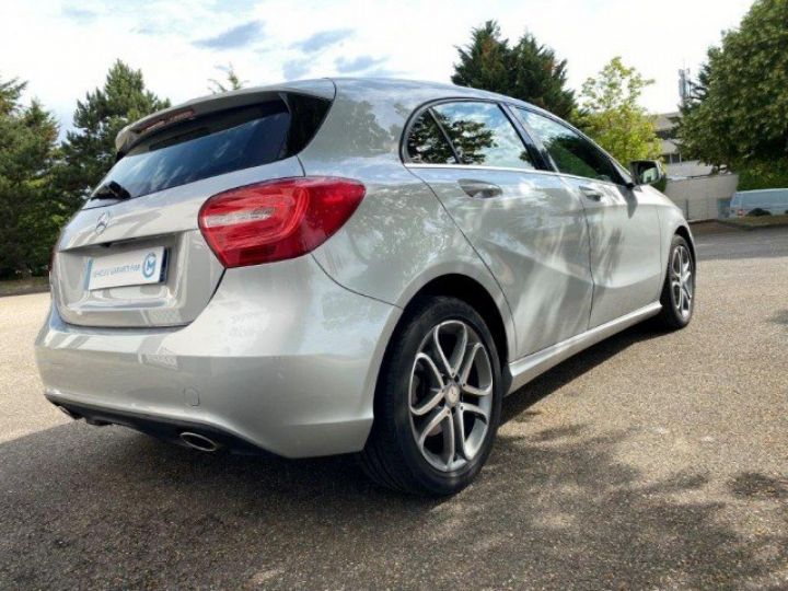 Mercedes Classe A 200 CDI SENSATION 7G DCT     Diesel GRIS METAL - 28