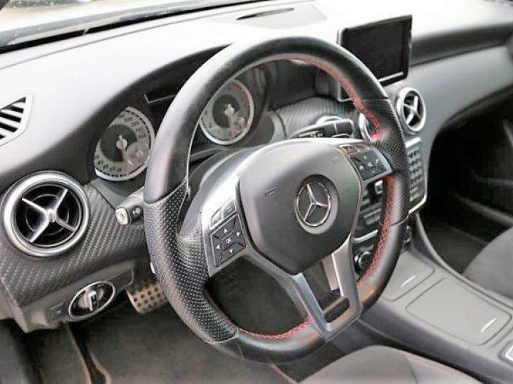 Mercedes Classe A 250 4-MATIC 211CV PACK AMG 7G-DCT     Essence GRIS FONCE METAL - 9