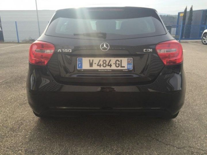 Mercedes Classe A (3) 180 CDI 5P BVM6 EXECUTIVE     Diesel NOIR COSMOS - 16