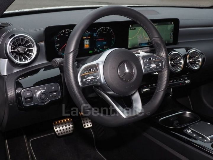 Mercedes Classe A 4 IV 250 E AMG LINE 8G-DCT blanc metal - 11