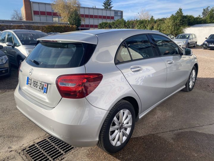 Mercedes Classe A III (W176) 160 d Intuition 7G-DCT GRIS - 3