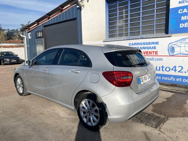 Mercedes Classe A III (W176) 160 d Intuition 7G-DCT GRIS - 4