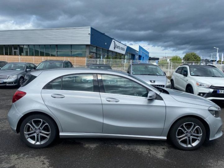 Mercedes Classe A Mercedes 160 D INSPIRATION Gris - 3