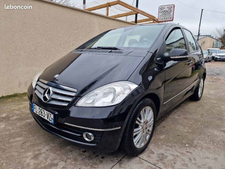 Mercedes Classe A Mercedes 160 essence boite automatique élégance Noir - 1