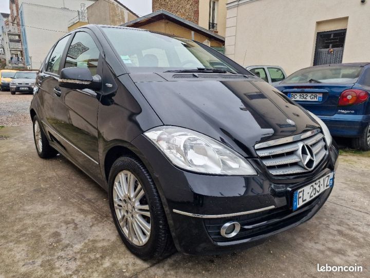 Mercedes Classe A Mercedes 160 essence boite automatique élégance Noir - 2