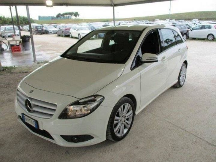 Mercedes Classe B 180 EXECUTIVE 122CV BVM6     Essence BLANC - 1