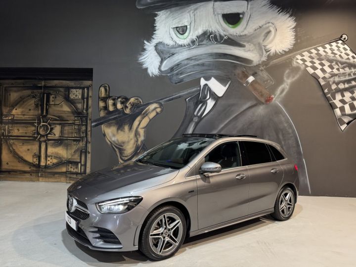 Mercedes Classe B 250e AMG Line Edition Toit ouvrant Gris Foncé - 1